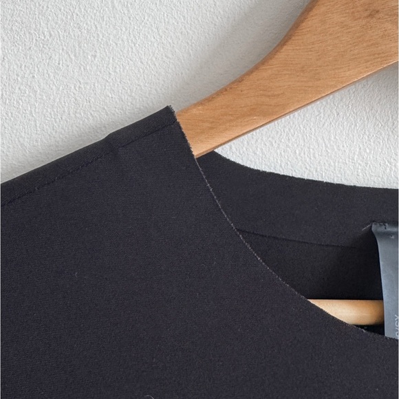 NORMA KAMALI • Long Sleeve Crew Top in Black - Picture 6 of 12